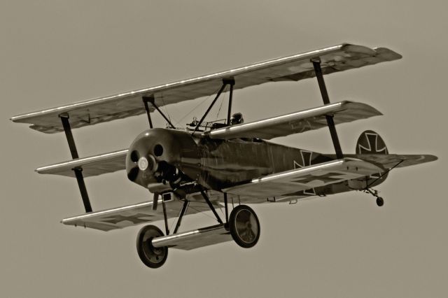 — — - Fokker DR1 Triplane