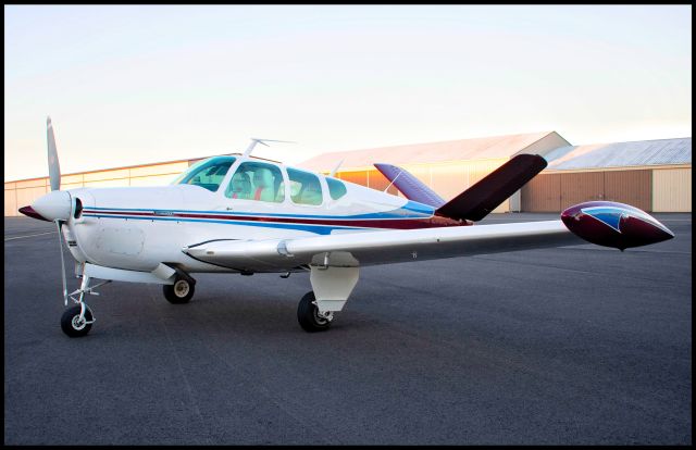 Beechcraft 35 Bonanza (N34T)