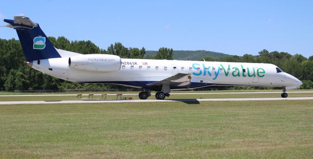 Embraer ERJ-145 (N286SK) - An Embraer EMB-145LR taxiing to the ramp at Anniston Municipal Airport, AL - May 6, 2017.