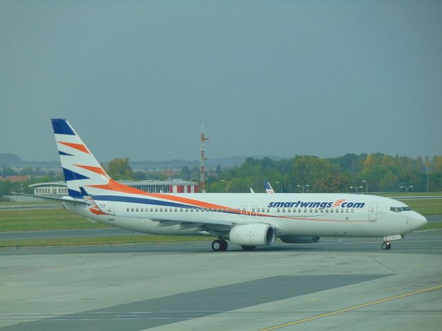 Boeing 737-700 (OK-TSR) - SmartWings - Republica Tchecabr /Boeing 737-800br /OK-TSR  cn 40875br /Aeroporto Internacional de Pragade - Republica Tcheca (LKPR / PRG)br /Date: September 25, 2017br /Photo: Marcos Pereirabr /Comments: Delivered Jun/2010 to Pegasus and Jun/2017 in pinted Smart Wingsbr /Instagram: @map1982  @map_spotter  @aeroportodepousoalegre