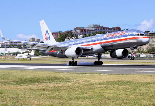 Boeing 757-200 (N175AN)