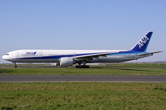 Boeing 777-200 (JA782A)