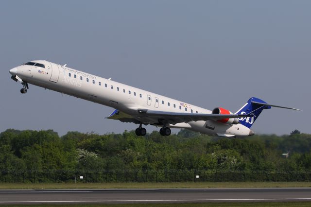 Canadair Regional Jet CRJ-900 (EI-FPC) - SAS2548 on the way to Stockholm. One of 3 SAS CRJ9s at Manchester today.