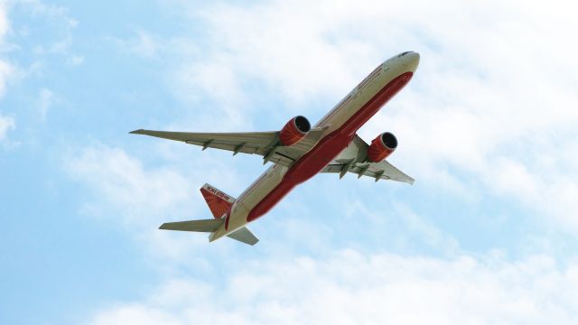 BOEING 777-300ER (VT-ALX)