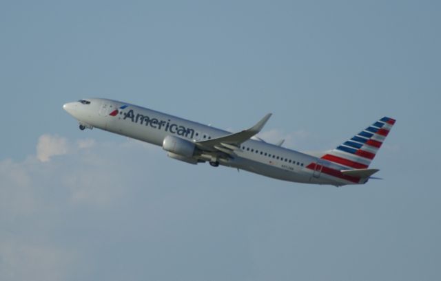 Boeing 737-800 (N852NN) - AA2941 to ORD