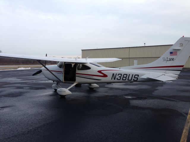 Cessna Skylane (N38US)