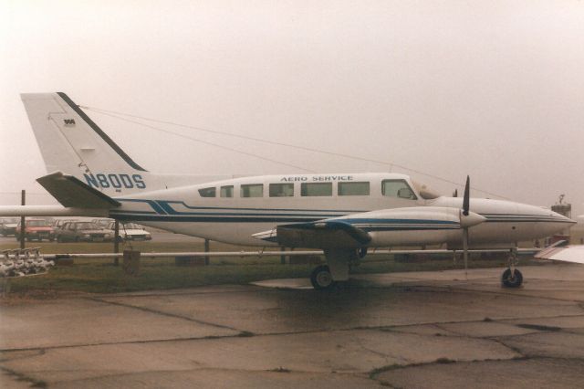 Cessna 404 Titan (N80DS) - Seen here in Mar-91.br /br /Reregistered C-GNWF 17-Dec-91,br /then N89DS 1-Feb-93,br /then exported to Germany 16-Feb-93 as D-IMAP then D-ILVW,br /reregistered EC-JQI 27-Jun-06,br /then OK-TGS 20-Jul-15.