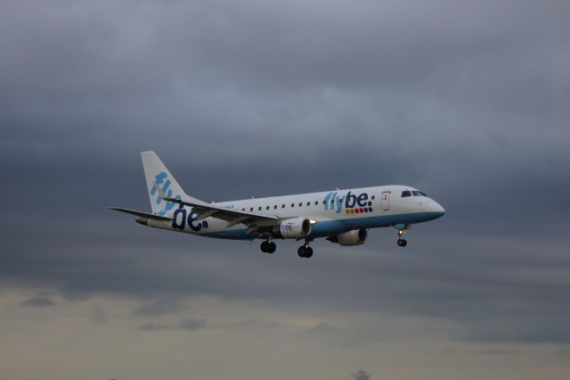 EMBRAER 175 (long wing) (G-FBJA)