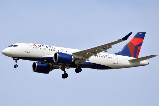 Airbus A220-100 (N112DU) - Delta 1144 from Detroit 