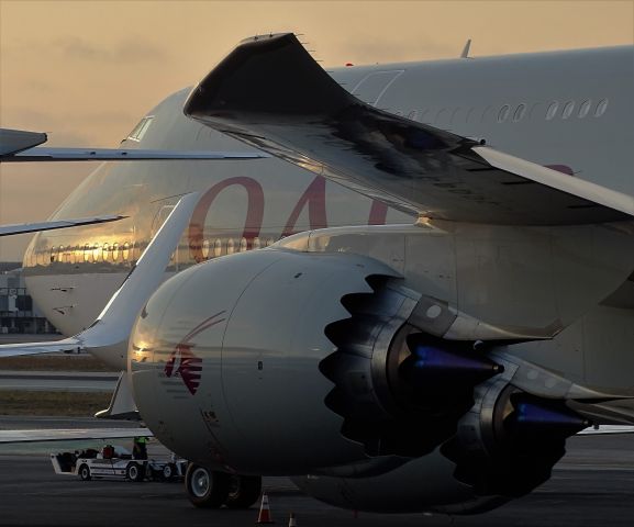 BOEING 747-8 (A7-HHE)