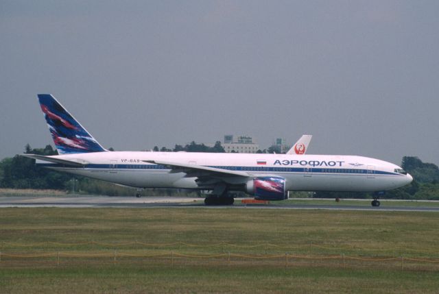 Boeing 777-200 (VP-BAS) - Departure at Narita Intl Airport Rwy16R on 2001/04/28