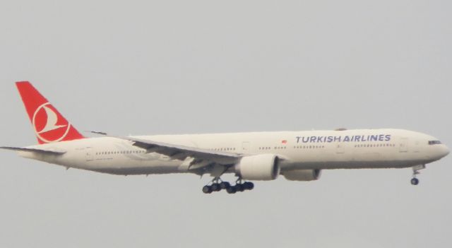 BOEING 777-300ER (TC-JJO)