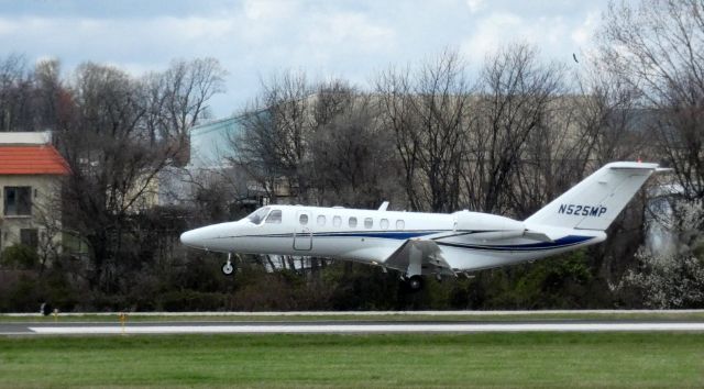 Cessna Citation CJ3 (N525MP) - About to touch down is this 2006 Cessna Citation 525B in the Spring of 2022.