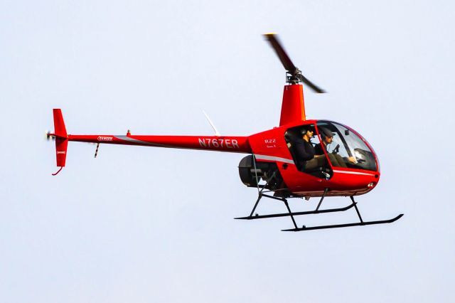 Robinson R-22 (N767ER)