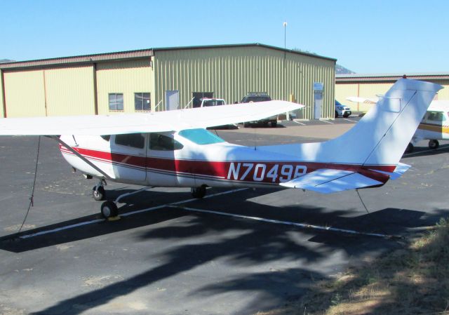 Cessna Skylane (N7049R) - Parked at Ramona