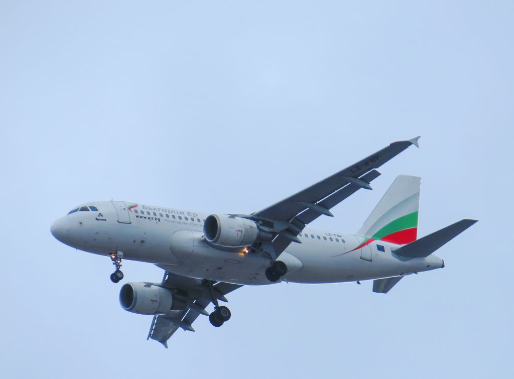 Airbus A319 (LZ-FBF) - About to land at Sofia International 