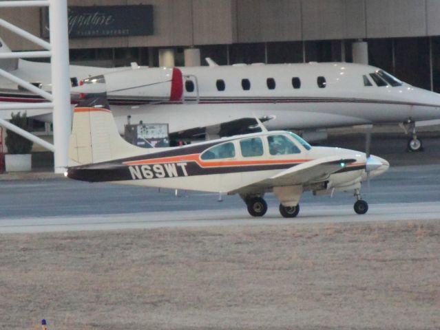 Beechcraft Travel Air (N69WT) - Taxiing to 20L at PDK on 02/16/2011