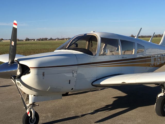 Piper Cherokee Arrow (N7510J)