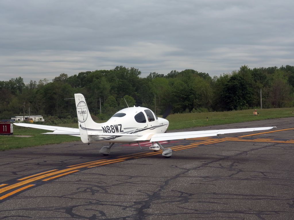 Cirrus SR-22 (N88WZ) - Holding short runway 11.