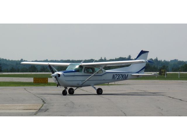 Cessna Skyhawk (N737KM)