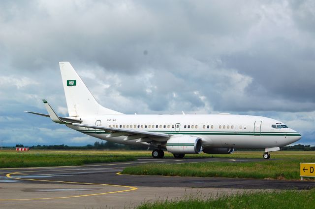 Boeing 737-700 (SHU101)