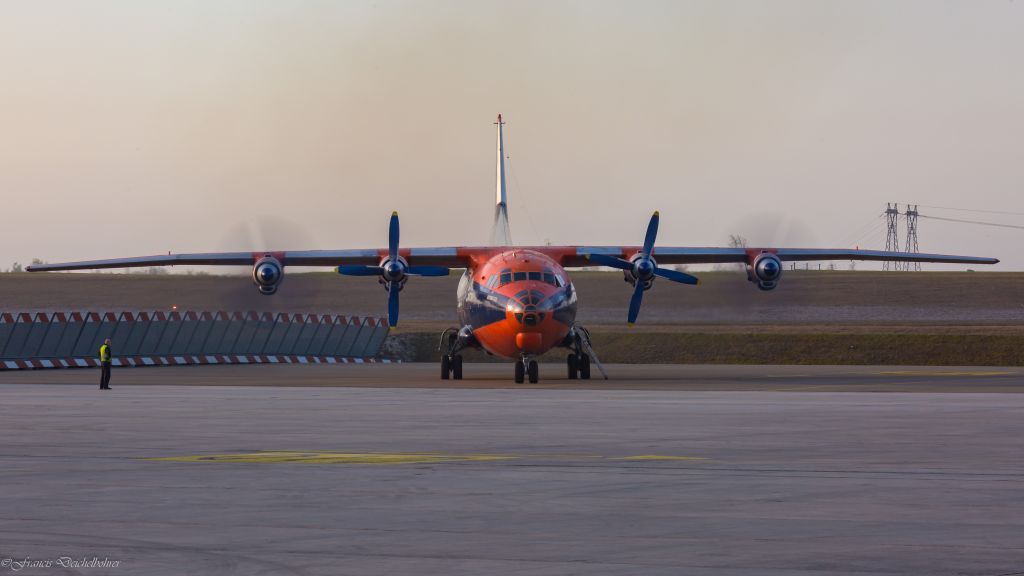 Antonov An-12 (UR-CNN)