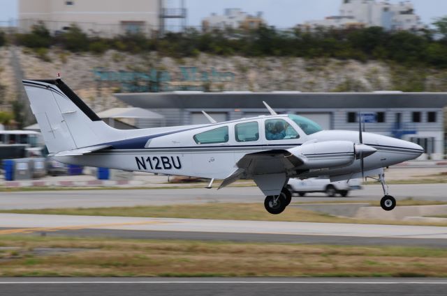 Beechcraft 55 Baron (N12BU)