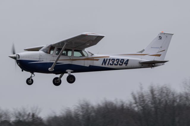 Cessna Skyhawk (N13394)