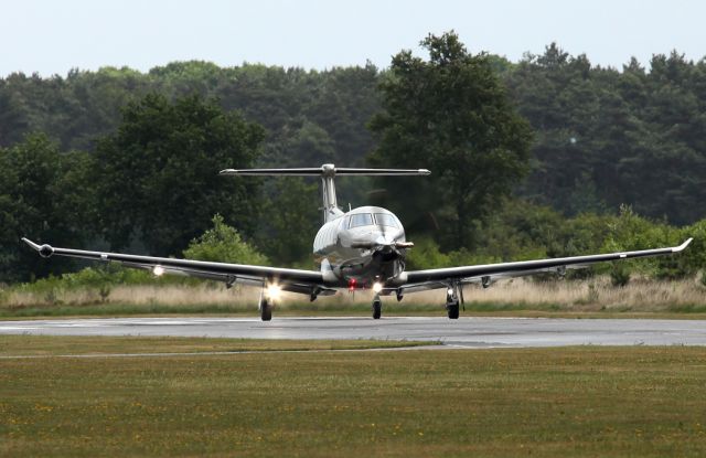 Pilatus PC-12 (OO-NLT)