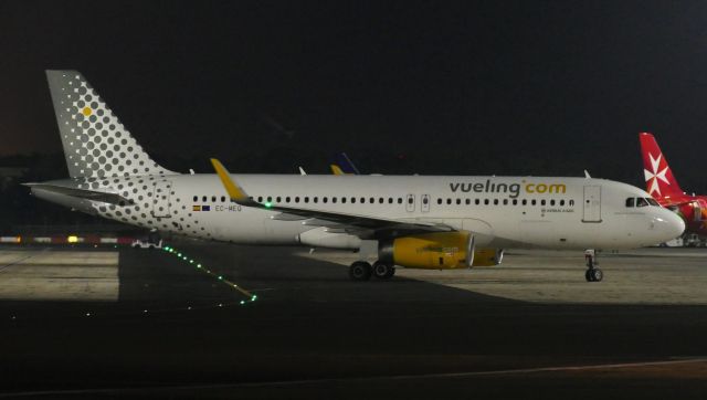 Airbus A320 (EC-MEQ) - On Apron 9