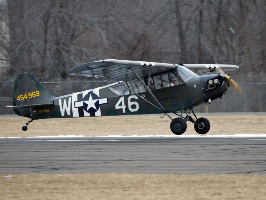 N87955 — - VERY low speed on landing. Runway 08.