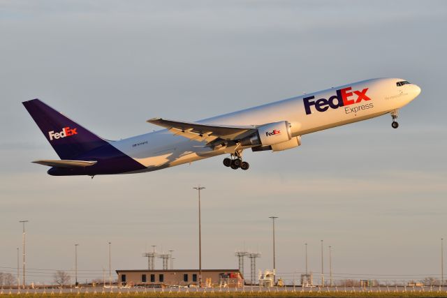 BOEING 767-300 (N119FE) - 119 Being kissed by the setting sun on 11-19-20