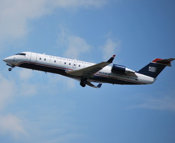 Canadair Regional Jet CRJ-200 (N259PS) - Departing 36C - 9/2/10