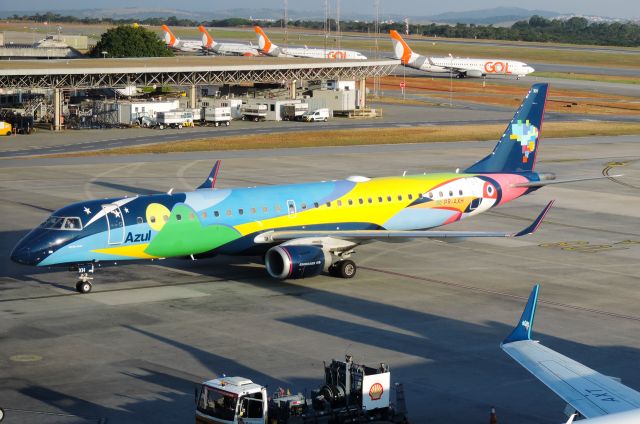 EMBRAER 195 (PR-AXH)
