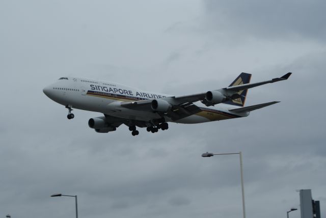 Boeing 747-400 (9V-SPQ)