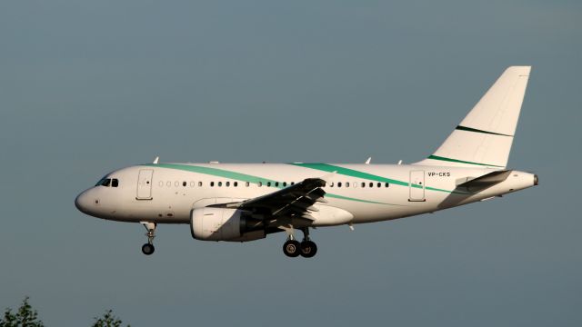 Airbus A318 (VP-CKS)