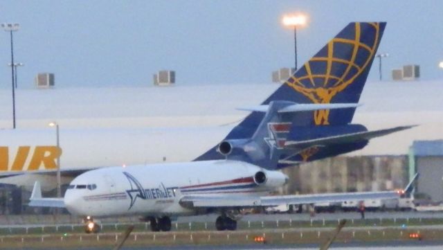 BOEING 727-200 (N395AJ) - What a size comparison!!!