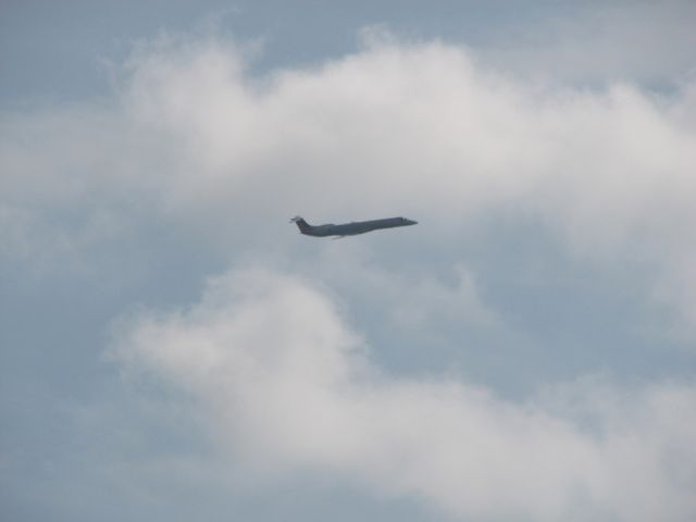 Embraer ERJ-145 (N676AE) - American Eagle flight 3355 arriving from Longview, TX