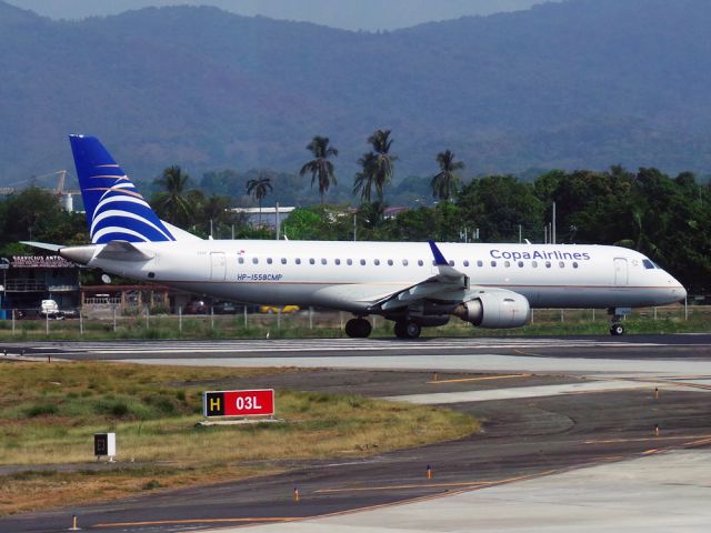 Embraer ERJ-190 (HP-1558CMP)