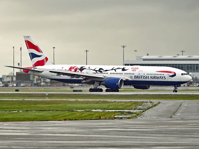 Boeing 777-200 (G-YMML)