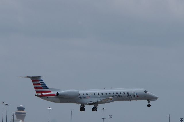 Embraer ERJ-145 (N856AE)