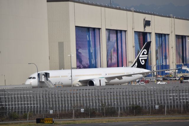 Boeing 787-9 Dreamliner (ZK-NZK) - 9/16/2016: A new Air New Zealand Boeing 787-9 fresh out of the hangar. ZK-NZK was rolled out on 9/15/2016.