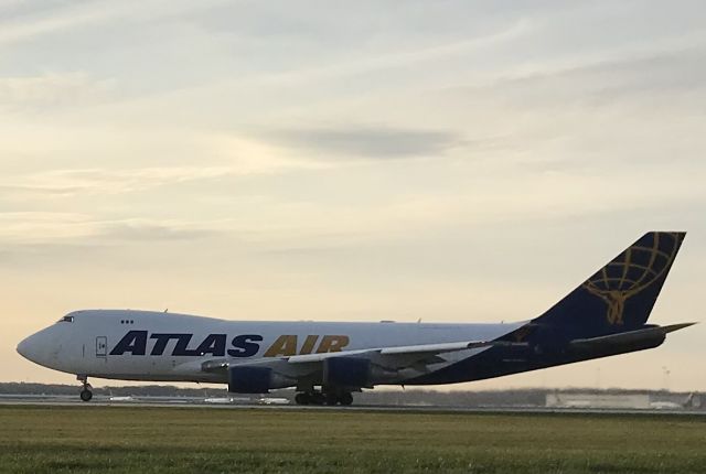 Boeing 747-400 (N486MC) - Runway 19 arrival! 11/14/22.