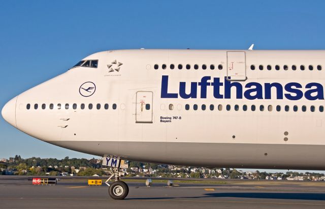 BOEING 747-8 (D-ABYM) - Lufthansa German Airlines B747-800I City of Bayern