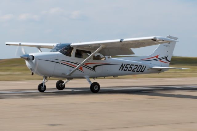 Cessna Skyhawk (N5520U)