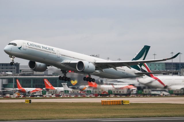 Airbus A350-1000 (B-LXC) - CPA216 to Hong Kong