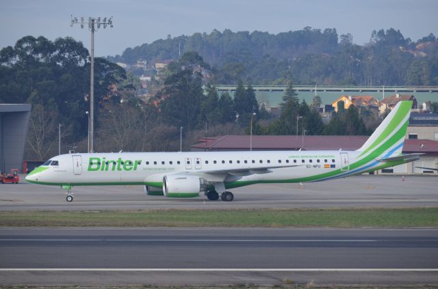 EMBRAER ERJ-190-400 (EC-NPU) - EC-NPU After Landing At LEVX From GCXO. 15-01-2022