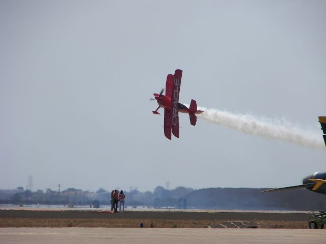 — — - MCAS Miramar Airshow 2008  San Diego, CA  Sean D Tucker in the Oracle Challenger Knife Edge Pass!