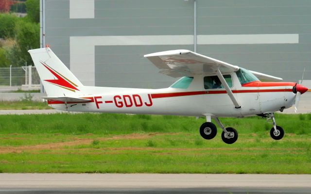 F-GDDJ — - Atterrissage à Mandelieu la Napoule 06-France.