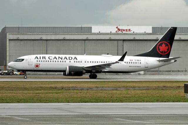 Boeing 737 MAX 8 (C-GEIV)